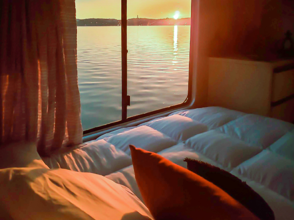Sleep at the Houseboat-Yacht Nestled in a Lake Travis Cove