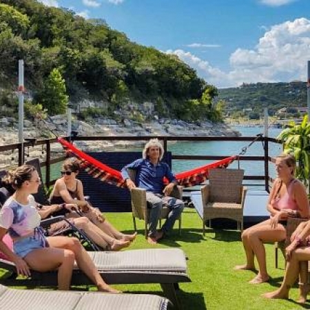 NR team at the Houseboat-Yacht